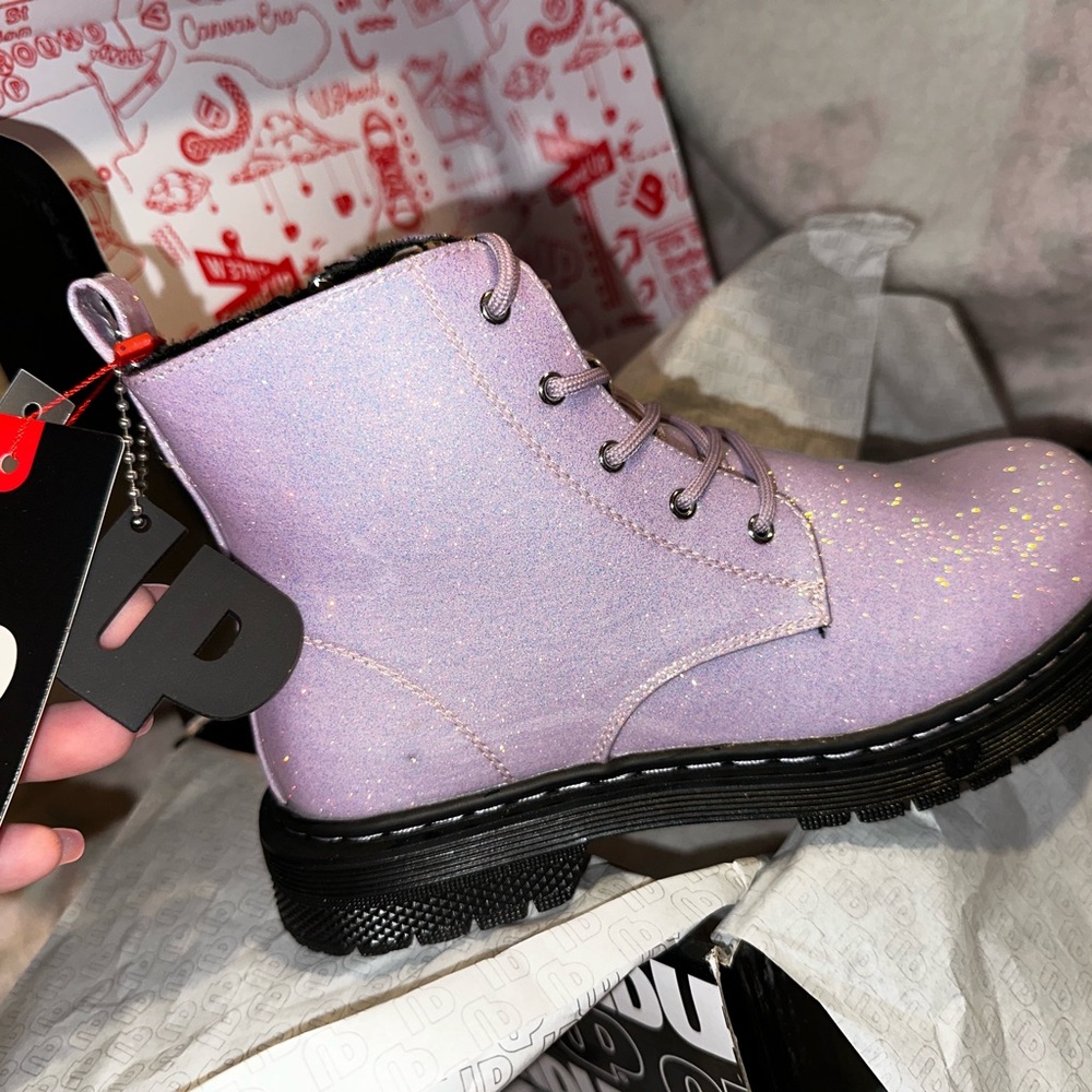 Girls boots
